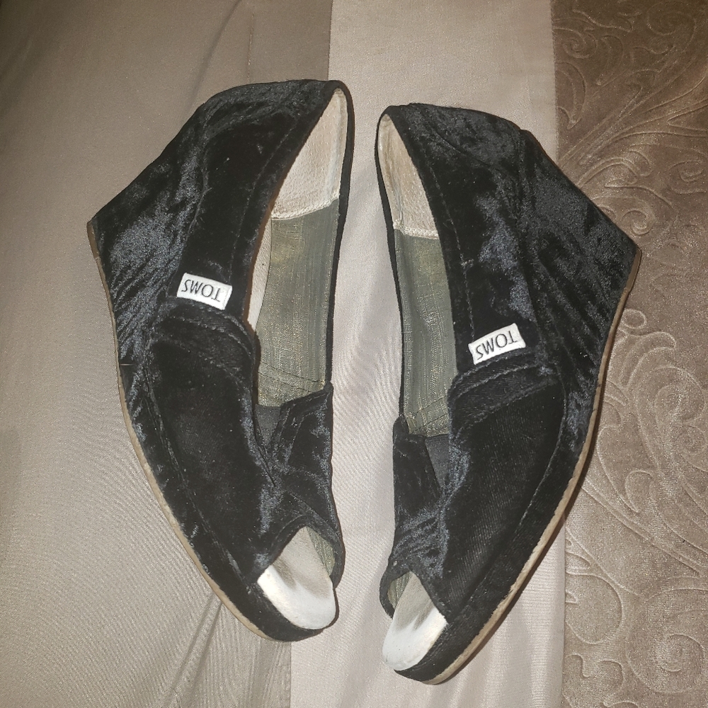 Toms black wedges, size 8